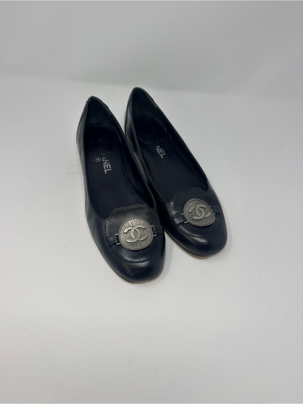 CHANEL Black Leather Loafers with Silver CC Emblem sz41